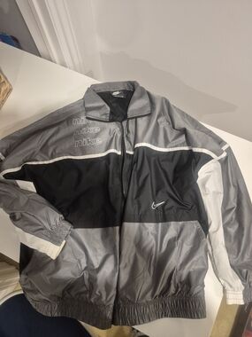 Nike Women’s Gray Black and White Colorblock Windbreaker Jacket